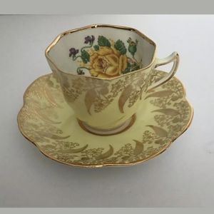 Clare Swirl Yellow Gold Teacup & Saucer